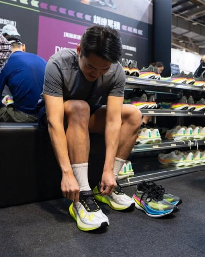 underr armour velociti elite 3 running shoes
