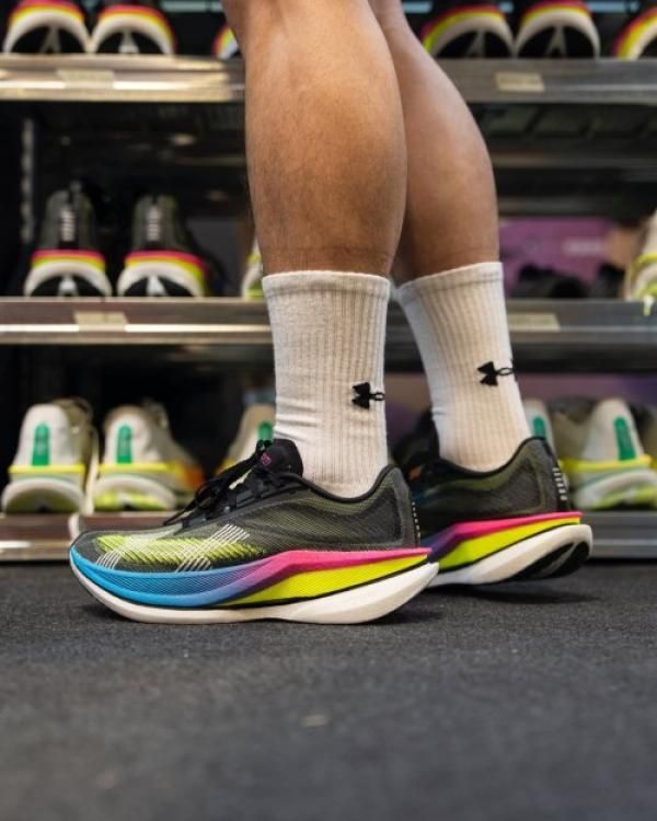 underr armour velociti elite 3 running shoes