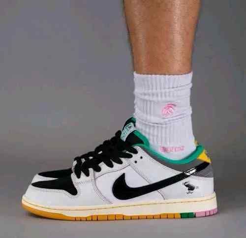 nikkee sb x csef dunk low pro shoes summit white black white iron