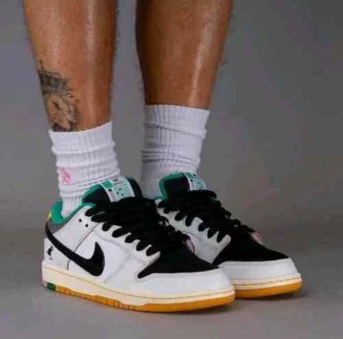 nikkee sb x csef dunk low pro shoes summit white black white iron