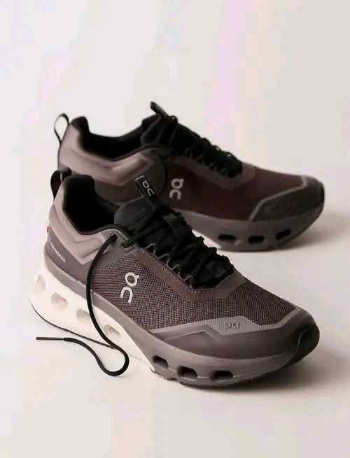 ON Cloud nova X Trainers