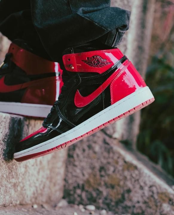 NIKKE AIR JORDAN 1HIGH OG PATENT BRED GLOSSY