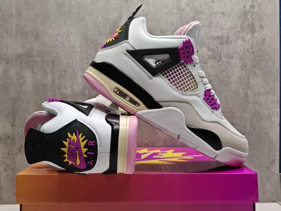NIKKE AIR JORDAN 4 RETRO COMIC