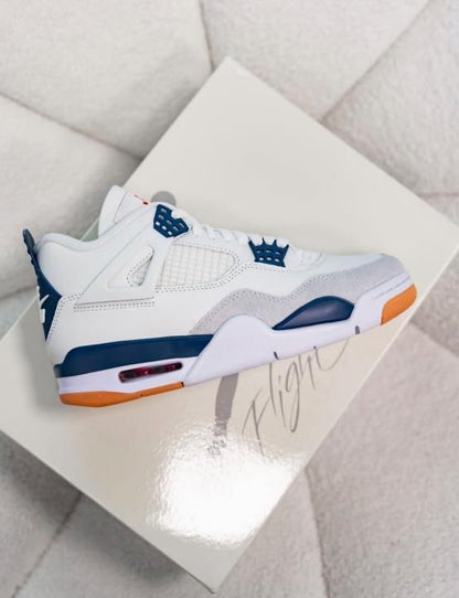 NIKKE AIR JORDAN 4 SB NAVY