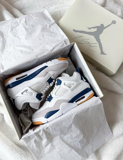 NIKKE AIR JORDAN 4 SB NAVY