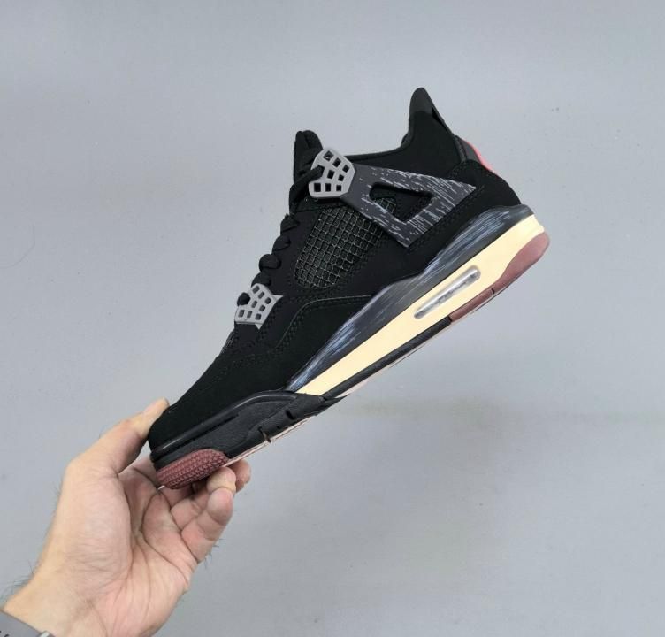 NIKKE AIR JORDAN 4 LONDON