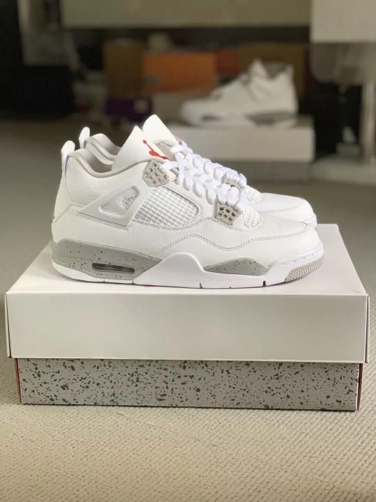 NIKKE AIR JORDAN 4 OREO SEMI UA