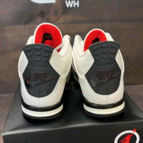 Nikee air Jordan 4 Retro OG Flight Club