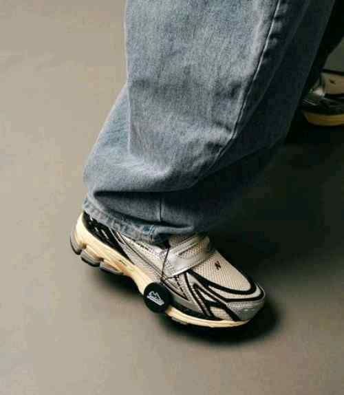 Neww Balance 1906L Silver Metallic Cream