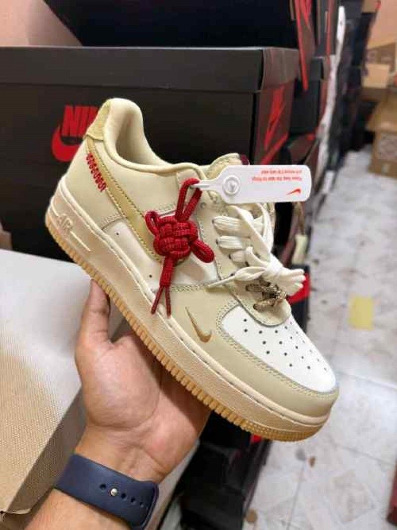 nikkee airforce 1 low year of the snake for her