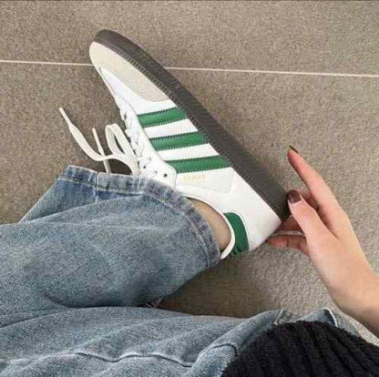 Adiddass Samba White Green for her fix