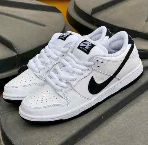nik3e dunk low white black