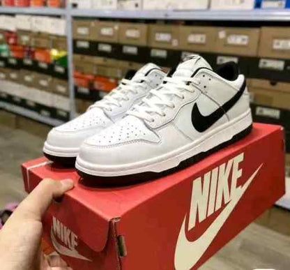nik3e dunk low white black
