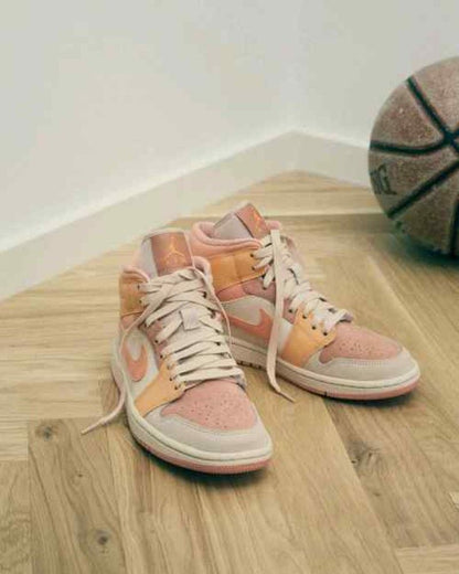 Jordan retro Retro 1 Apricot Orange for her