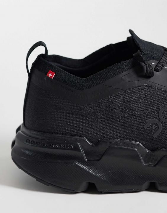 On Cloudsoma trail running shoe