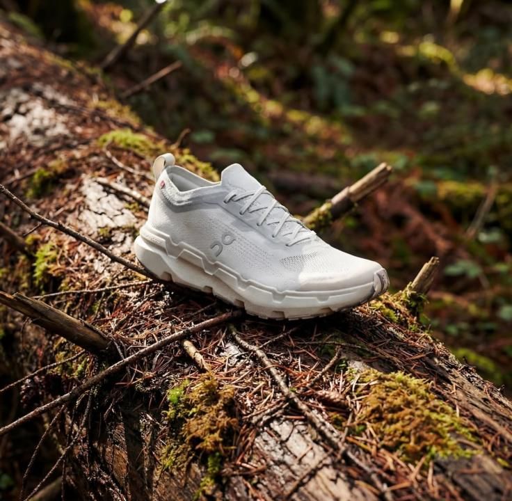 On Cloudsoma trail Grey White running shoe
