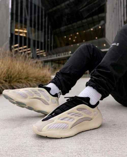 Adidaass. Yeezy 700 V3 Azael
