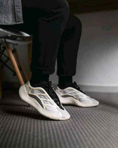 Adidaass. Yeezy 700 V3 Azael