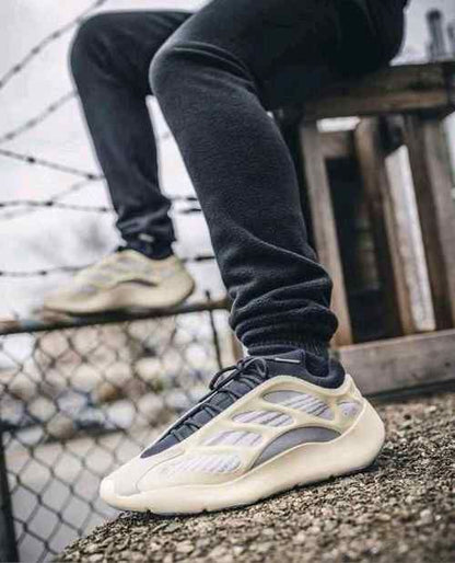 Adidaass. Yeezy 700 V3 Azael