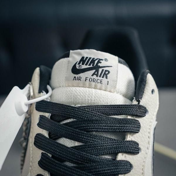 NIKKE AIRFORCE 1 BEAR