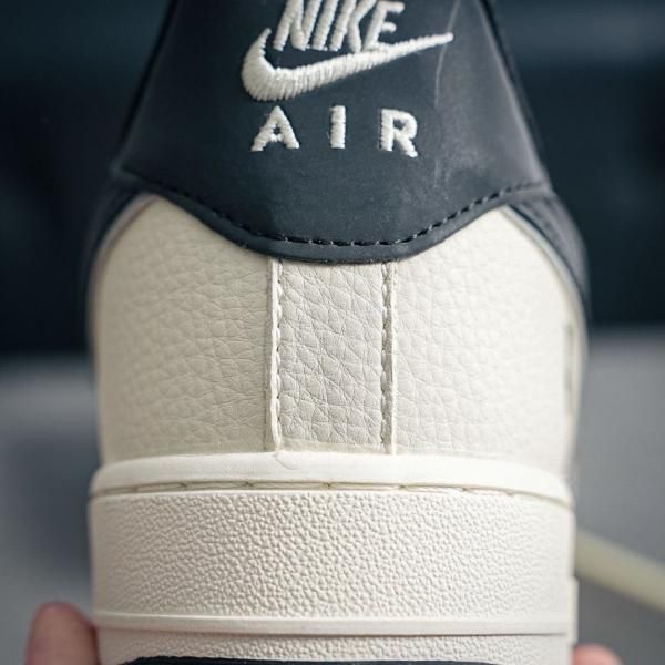 NIKKE AIRFORCE 1 BEAR