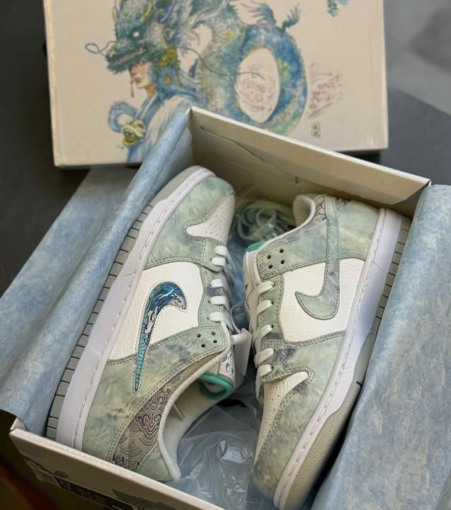 NIKKE SB DUNK LOW YEAR OF THE DRAGON