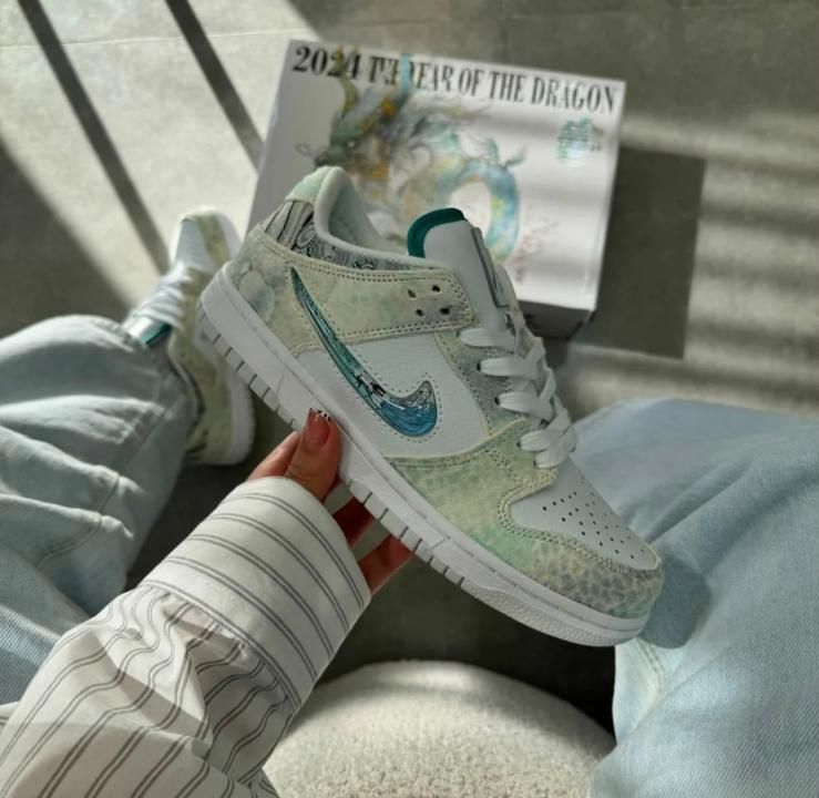 NIKKE SB DUNK LOW YEAR OF THE DRAGON