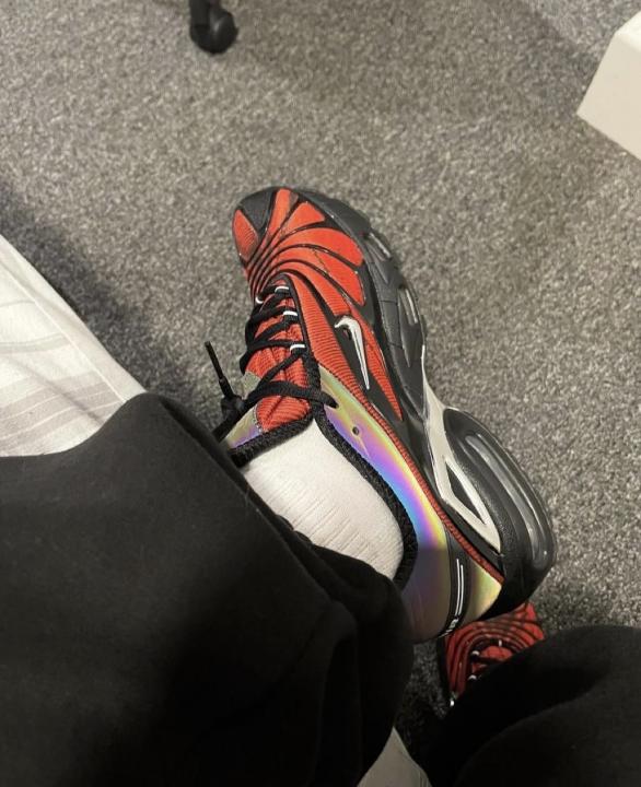 Nik.e Air Max Tailwind V x Skepta Bloody Chrome