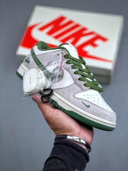 NIKKE SB DUNK X STUSSY WHITE ARMY GREEN SUEDE