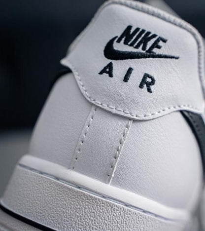 NIKKE AIRFORCE 1 LOW WHITE BLACK SWOOSH