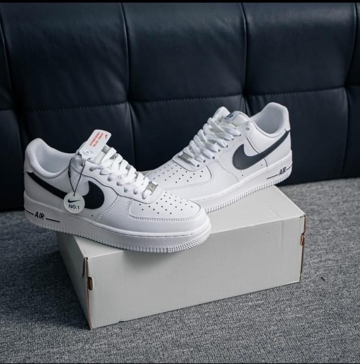 NIKKE AIRFORCE 1 LOW WHITE BLACK SWOOSH