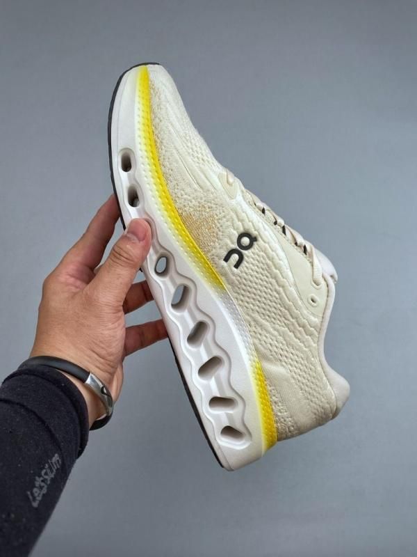 On Cloudsurfer Running Cloudtec Phase Yellow