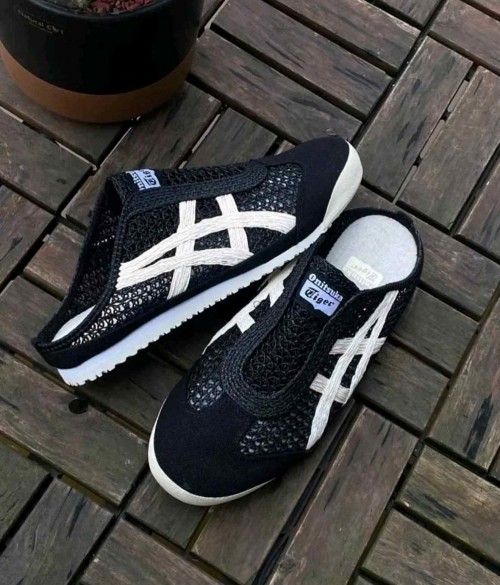 Onitsukaa Tiger Mexico 66 Sabot Black Cream