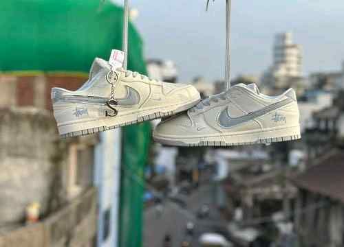 Nikee sb dunk stussy grey sb dunk stussy grey