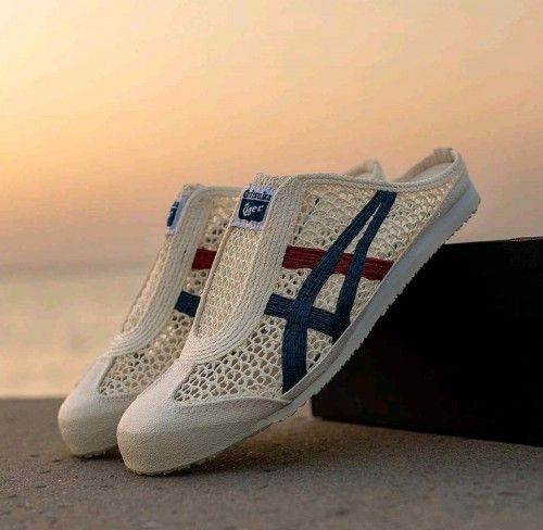 Onitsukaa Tiger Mexico 66 Sabot Cream Mako Blue