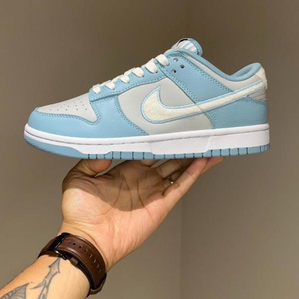 NIK.E SB DUNK FLEECE SWOOSH LIGHT BLUE