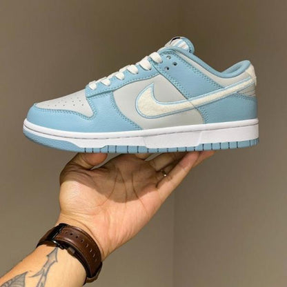 NIK.E SB DUNK FLEECE SWOOSH LIGHT BLUE