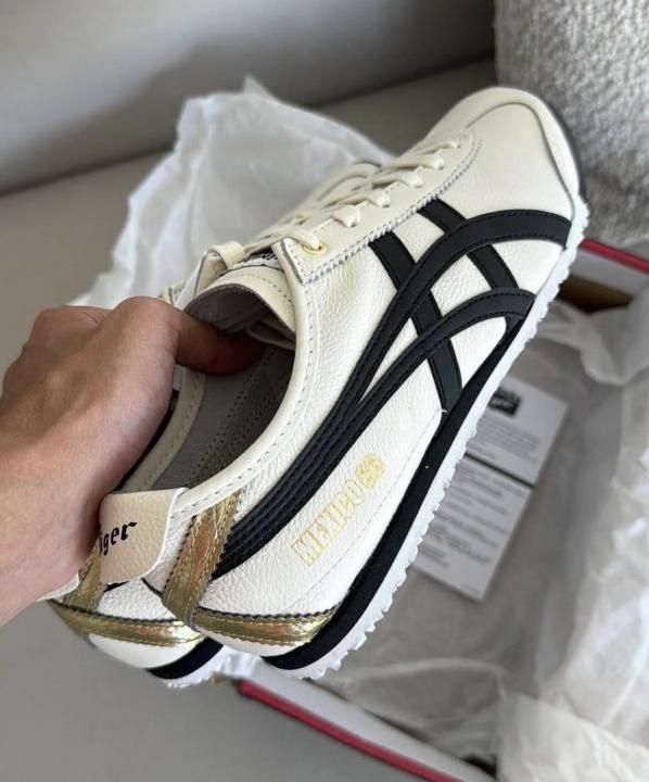Onitsuk Tiger Mexico 66 White black gold
