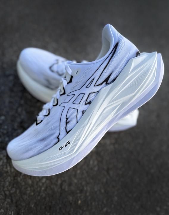 Superblast 3 White Black