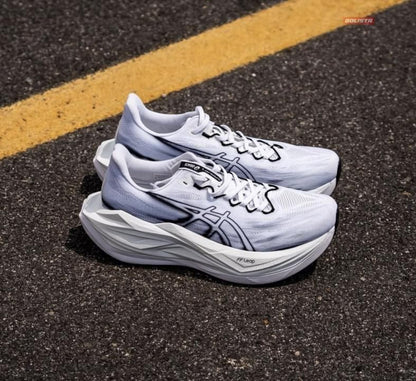 Superblast 3 White Black