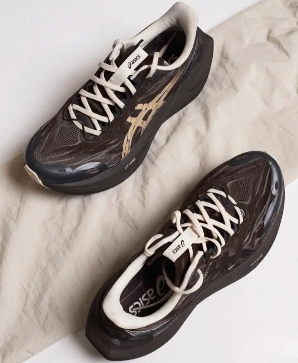 Shanghai Blacktoes X Superblast 3 Keep Running