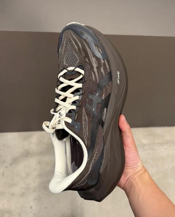 Shanghai Blacktoes X Superblast 3 Keep Running
