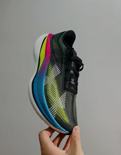 Under Armou Velociti Elite 3 running shoe