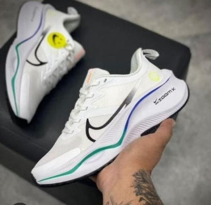 Nik Zoom x Smiley White