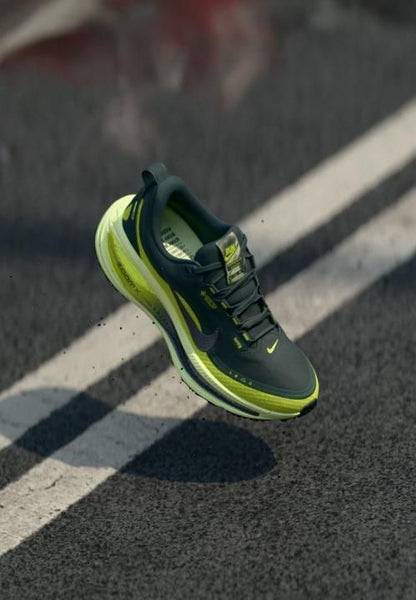 Nik Vomero 18 Gore Tex Reflective