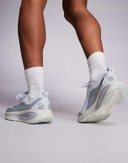 Nik.e Running Vomero 18 Gore-Tex Grey