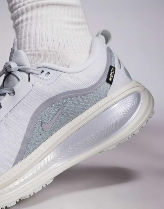 Nik.e Running Vomero 18 Gore-Tex Grey