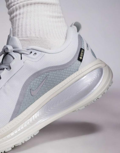 Nik.e Running Vomero 18 Gore-Tex Grey
