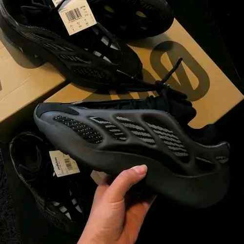 Adidaass Yeezy 700 v3 Alvah Semi UA