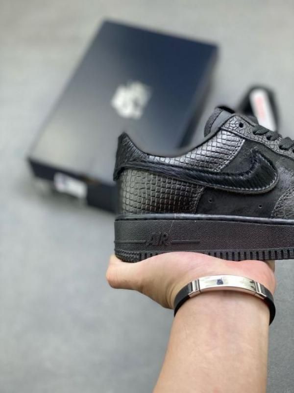 nik_Airforce 1 Black Low Pony Hair